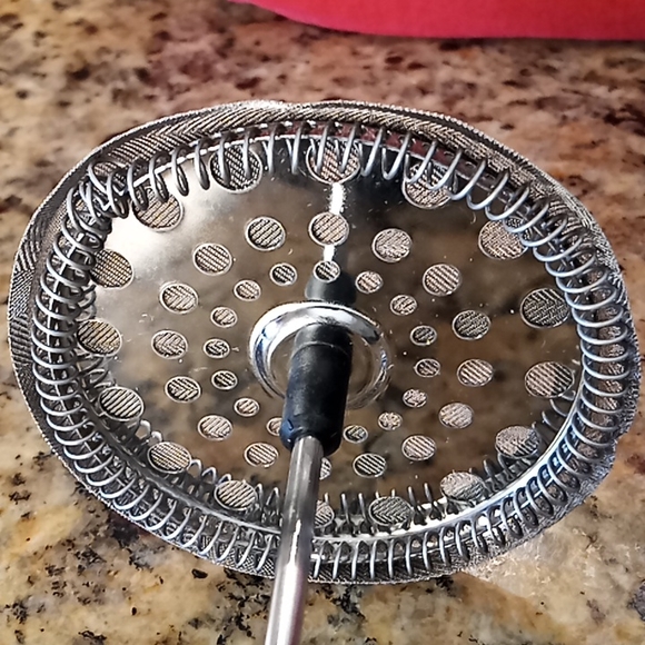 BODUM Chambord French Press Coffee Maker. 8-Cups/34 Ounce. Glass/Stainless Steel - Picture 10 of 16